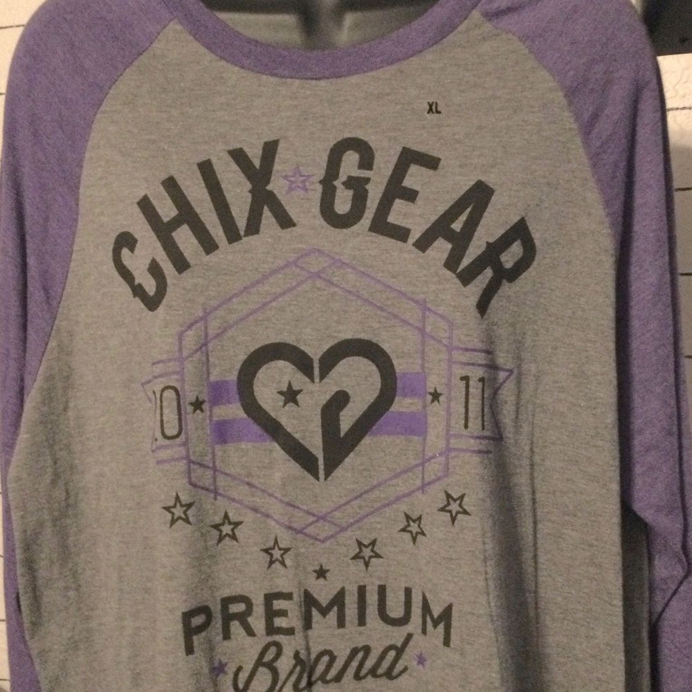 Long sleeve chix gear